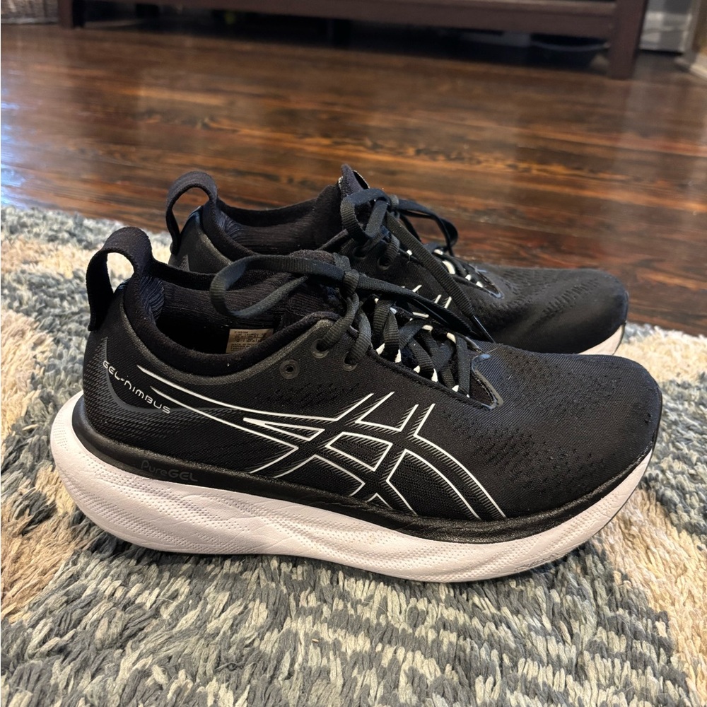 ASICS Women's Black and White Gel-Nimbus 25 Athletic Shoes